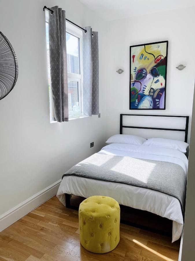 Luxuriously Flat In Streatham Apartment ลอนดอน ภายนอก รูปภาพ